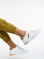 Sarena fehér női sport cipő ökológiai bőrből