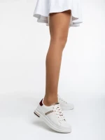 Sarena fehér és gránátszínű női sport cipő ökológiai bőrből