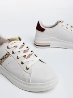 Sarena fehér és gránátszínű női sport cipő ökológiai bőrből