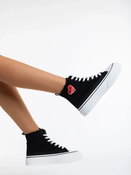 Yustina fekete női tornacipő textil anyagból