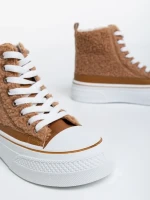 Yustina tevebarna női tornacipő textil anyagból