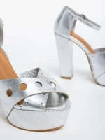 Genista ezüstszínű, női szandál, textil anyagból