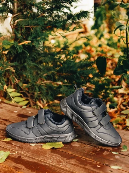 Osman tengerészkék, férfi sport cipő, ökológiai bőrből