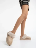 Lyzbeth bézs női papucs textil anyagból