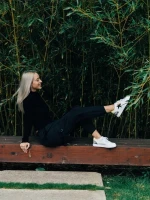 Yeva fehér és fekete női sport cipő ökológiai bőrből