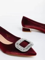 Evanna gránátszínű női magassarkú cipő textil anyagból