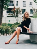 Tacey gránátszínű női magassarkú cipő textil anyagból