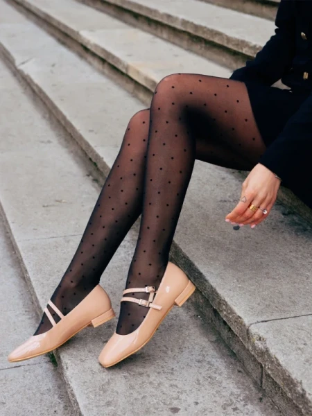 Zipora bézs női félcipő lakkozott ökológiai bőrből