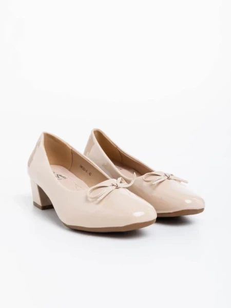 Natacha bézs női magassarkú cipő lakkozott ökológiai bőrből