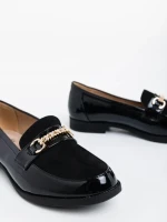 Manon fekete női félcipő lakkozott ökológiai bőrből