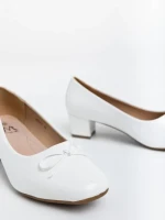 Natacha fehér női magassarkú cipő lakkozott ökológiai bőrből