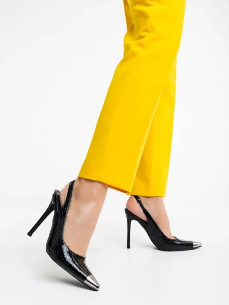 Sheyla fekete női magassarkú cipő lakkozott ökológiai bőrből