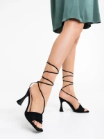 Shadia fekete női szandál textil anyagból