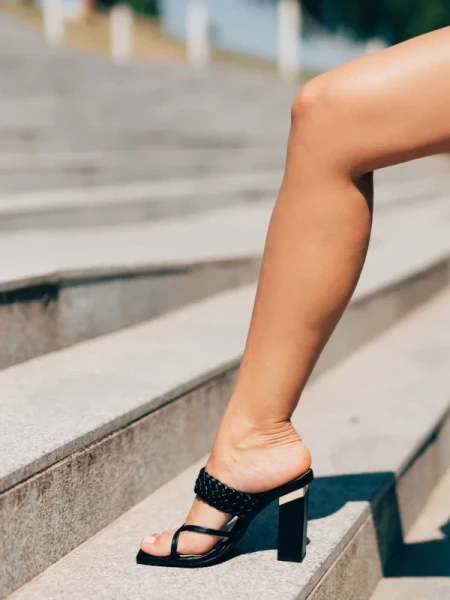 Sabira fekete női klumpa ökológiai bőrből