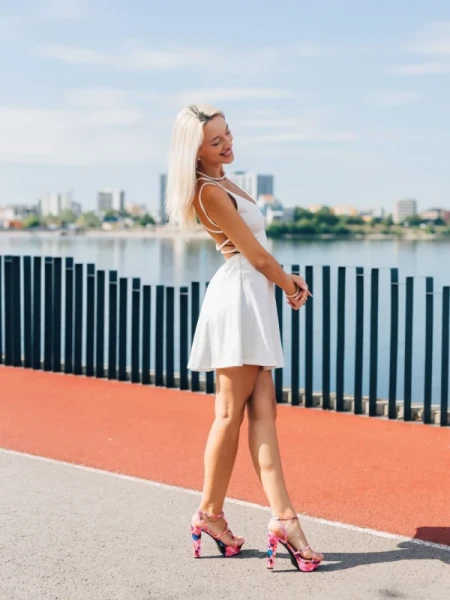 Shalini fukszia női szandál textil anyagból