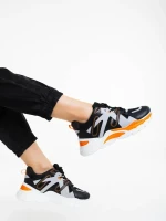 Gapo fekete női sportcipő textil anyagaból és ökológiai bőrből