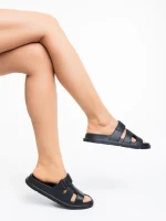 Mika fekete női papucs szintetikus anyagból