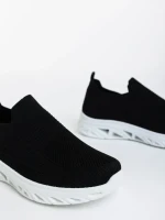 Iazmin fekete női sportcipő textil anyagból