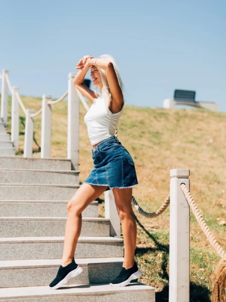 Sakura fekete női sportcipő textil anyagból