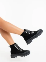 Jenima fekete női tornacipő textil anyagból