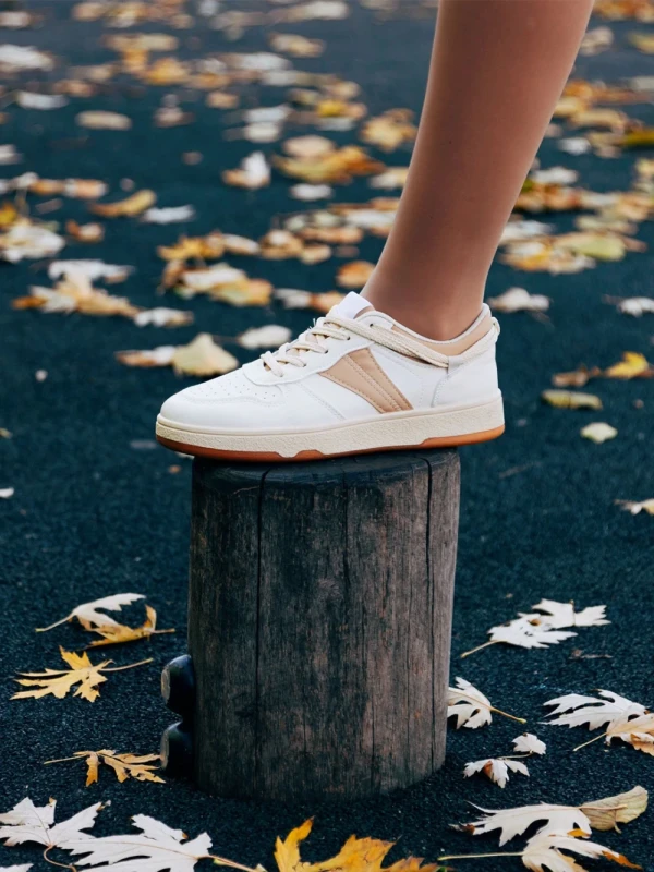 Petty sötét bézs női sportcipő ökológiai bőrből