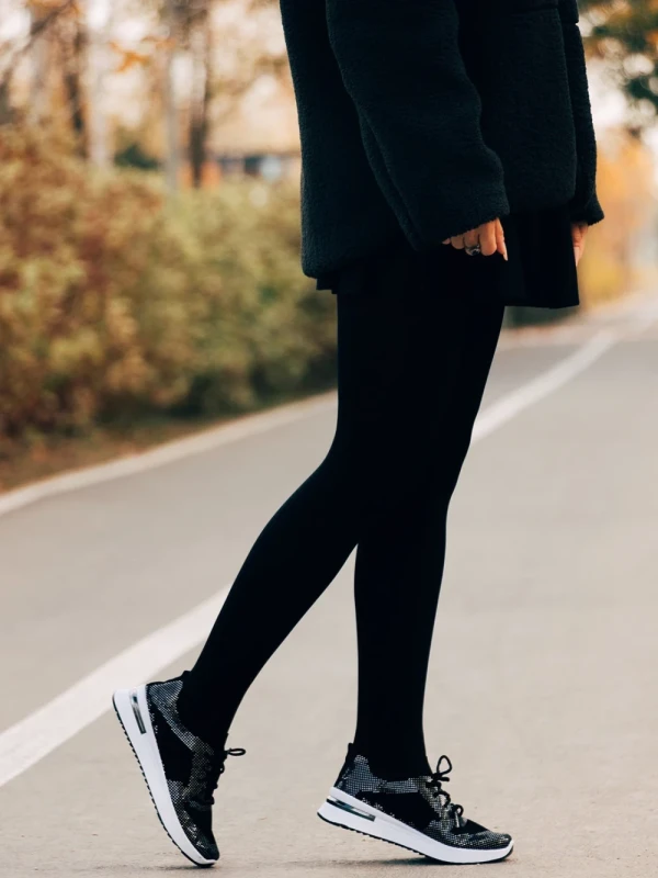 Kurika fekete női sportcipő textil anygaból