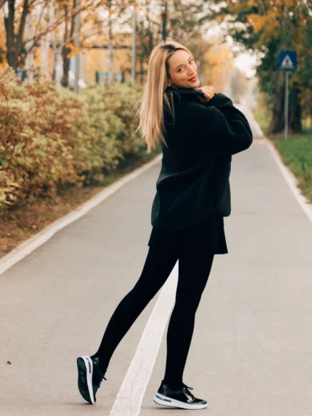 Kurika fekete női sportcipő textil anygaból