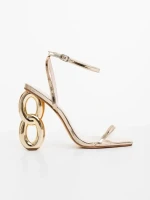 Valeta aranyszinű női szandál lakkozott ökológiai bőrből