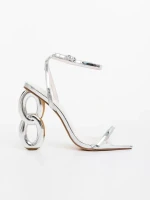 Valeta ezüstszinű női szandál lakkozott ökológiai bőrből