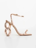 Valeta pezsgőszinű női szandál lakkozott ökológiai bőrből