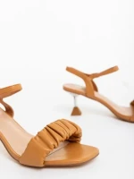 Cerella tevebarna női szandál ökológiai bőrből