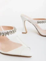 Anubis fehér női klumpa lakkozott ökológiai bőrből és szintetikus anyagból