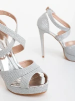 Morita ezüstszinű női magassarkú szandál textil anyagból