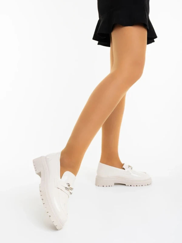 Sardor bézs női félcipő lakkozott ökológiai bőrből