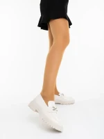 Sardor bézs női félcipő lakkozott ökológiai bőrből