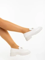 Sardor bézs női félcipő lakkozott ökológiai bőrből