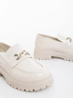 Sardor bézs női félcipő lakkozott ökológiai bőrből