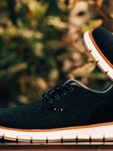 Alexie fekete férfi sportcipő textil anyagból