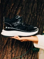 Varava fekete női sportcipő textil anyagból és szintetikus anyagból