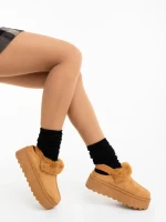 Temaria világos tevebarna női papucs textil anyagból