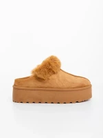 Temaria világos tevebarna női papucs textil anyagból