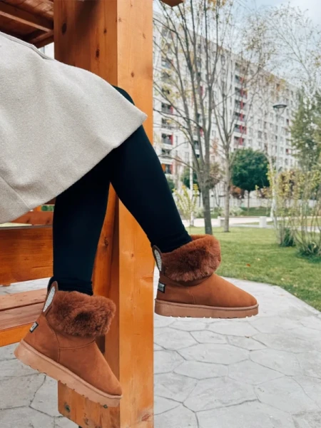 Ezera tevebarna női csizma textil anyagból