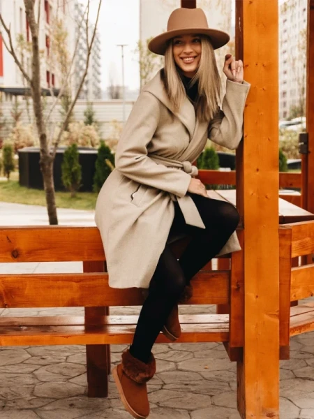 Ezera tevebarna női csizma textil anyagból