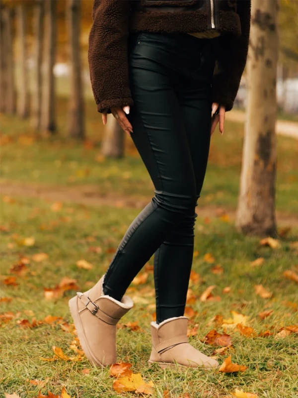 Diera bézs női csizma textil anyagból