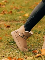 Diera bézs női csizma textil anyagból