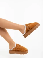 Delisia tevebarna női papucs textil anyagból