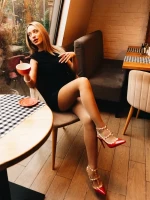 Delaine piros női magassarkú cipő lakkozott ökológiai bőrből