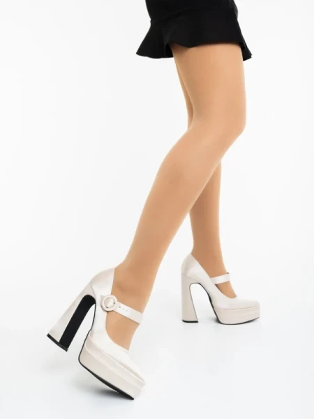 Regena bézs női magassarkú cipő textil anyagból