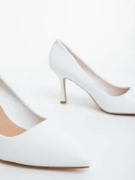Zafrani fehér női magassarkú cipő ökológiai bőrből