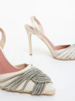 Danara bézs női magassarkú cipő textil anyagból
